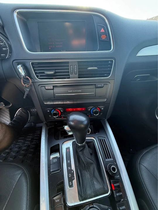 2010 Audi 8R Q5 - Image 3 of 5