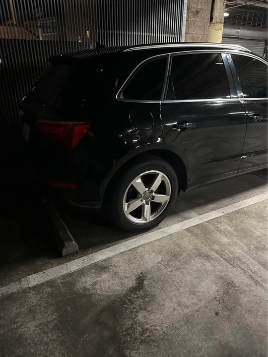 2010 Audi 8R Q5 - Image 2 of 4