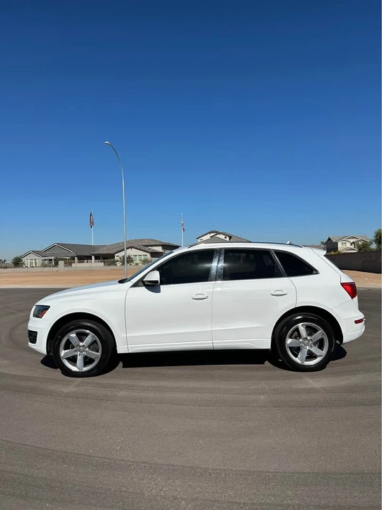 2010 Audi 8R Q5 - Image 2 of 15