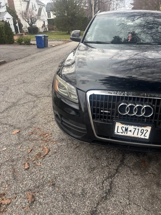 2010 Audi 8R Q5 - Image 2 of 11