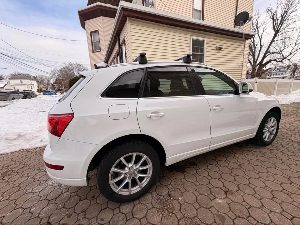2010 Audi 8R Q5 - Image 2 of 19