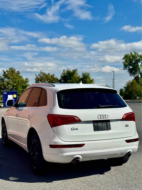 2010 Audi 8R Q5 - Image 2 of 11