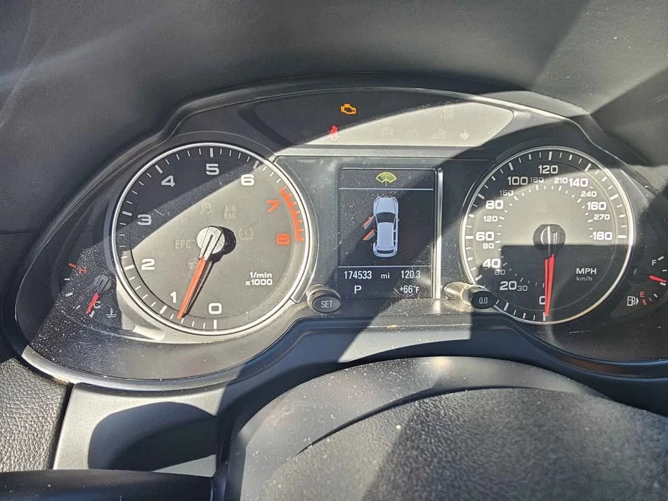 2010 Audi 8R Q5 - Image 10 of 16