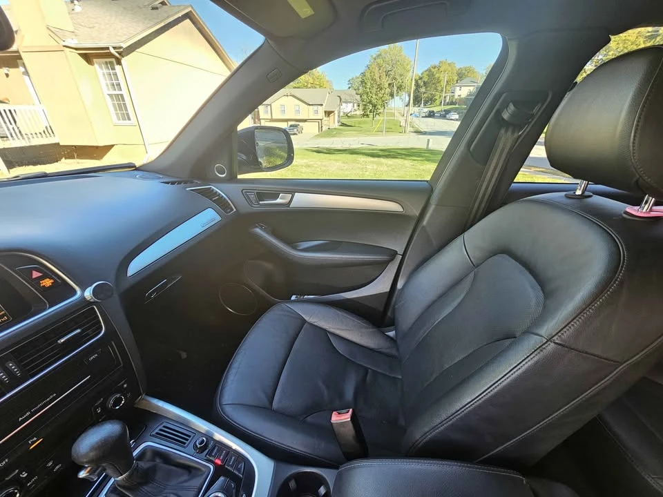 2010 Audi 8R Q5 - Image 12 of 16