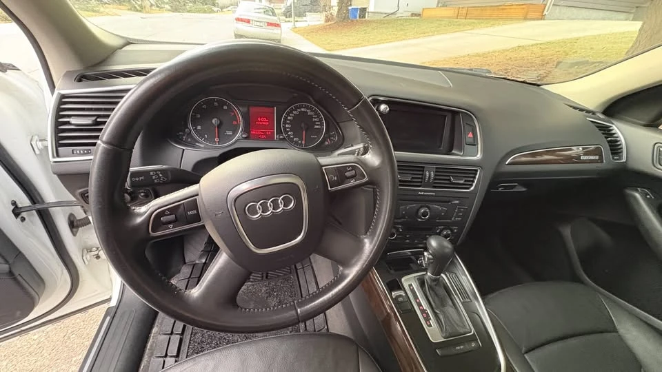 2010 Audi 8R Q5 - Image 2 of 10