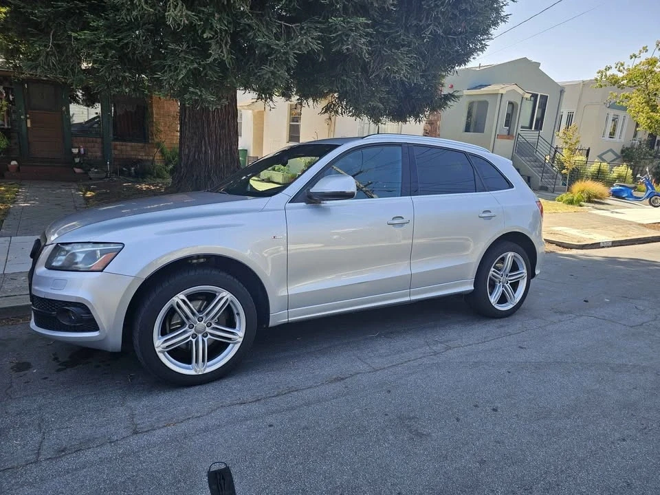 2010 Audi 8R Q5 - Image 2 of 9