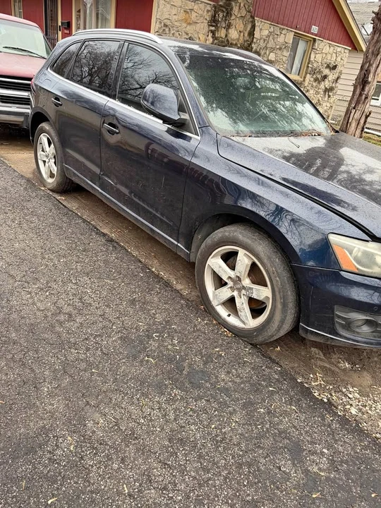 2010 Audi 8R Q5 - Image 2 of 7
