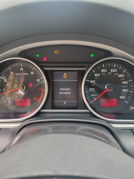 2010 Audi 4L Q7 - Image 2 of 9