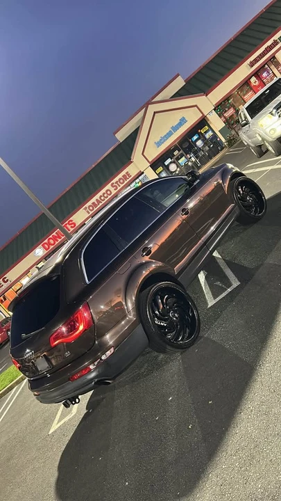 2010 Audi 4L Q7 - Image 2 of 10