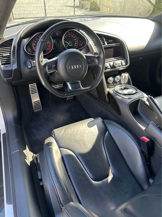 2010 Audi 42 R8 - Image 8 of 11