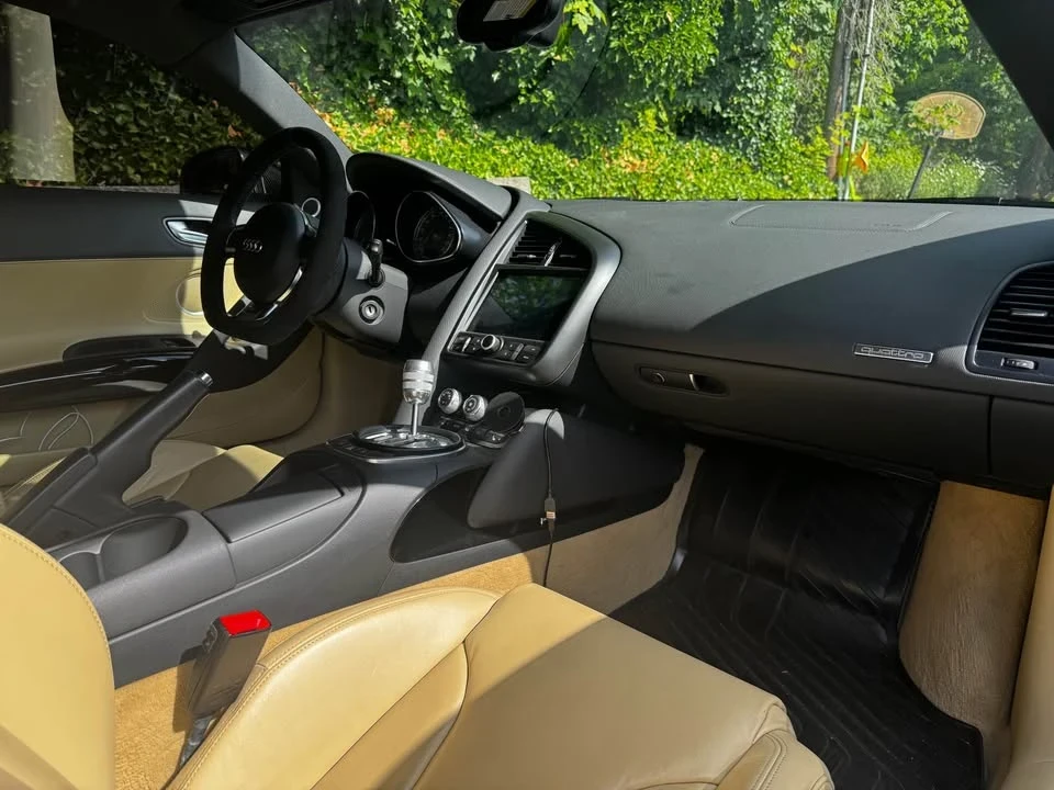2010 Audi 42 R8 - Image 11 of 11