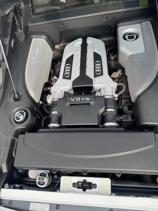 2010 Audi 42 R8 - Image 17 of 17