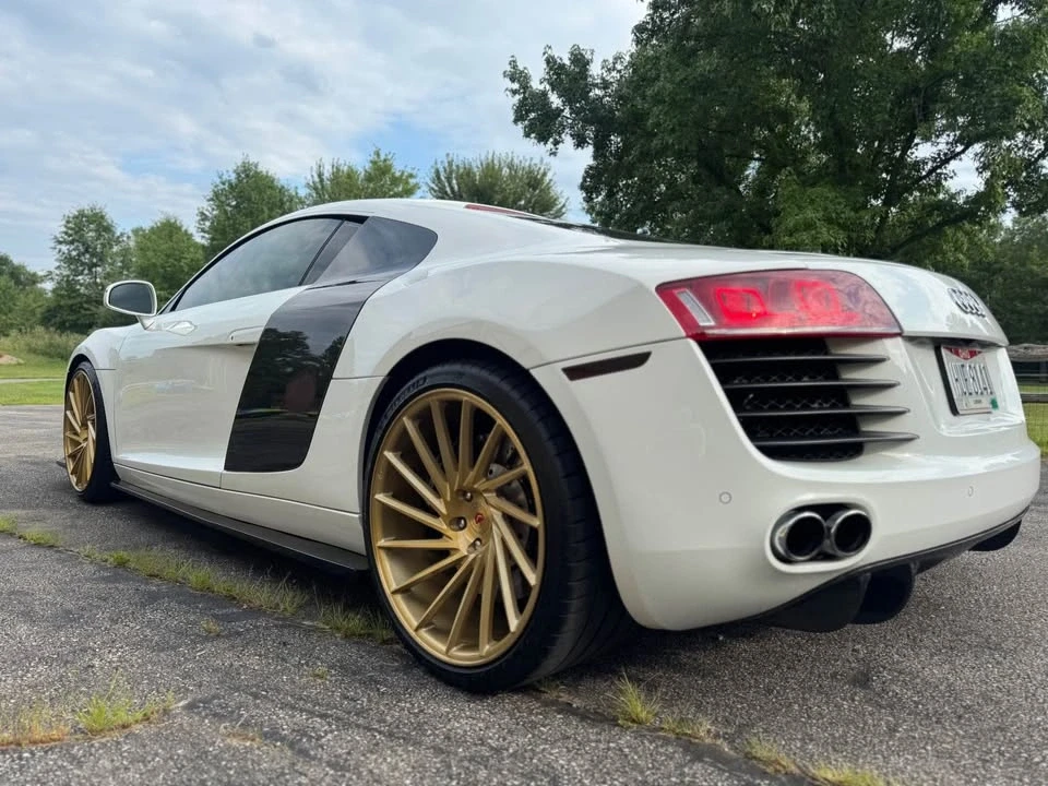 2010 Audi 42 R8 - Image 3 of 17