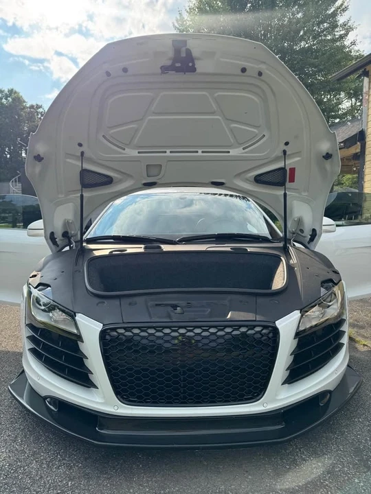 2010 Audi 42 R8 - Image 13 of 17