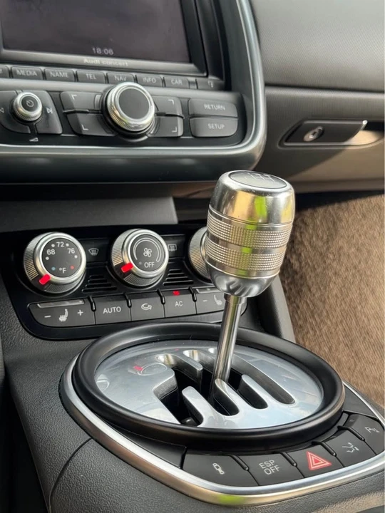 2010 Audi 42 R8 - Image 15 of 17