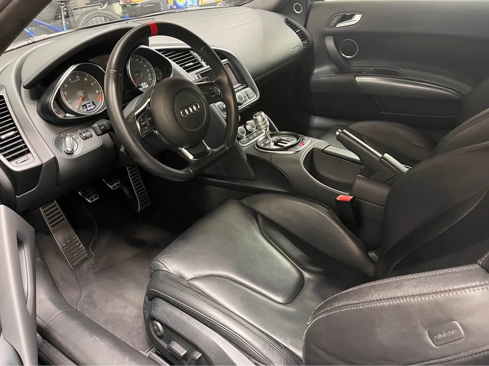 2010 Audi 42 R8 - Image 16 of 19