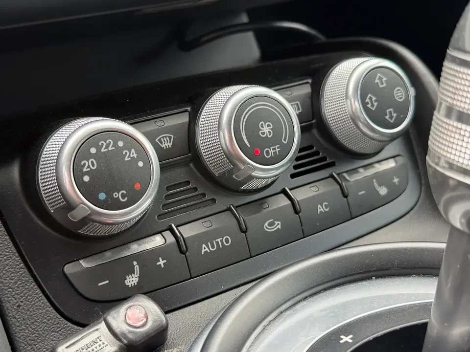 2010 Audi 42 R8 - Image 12 of 15