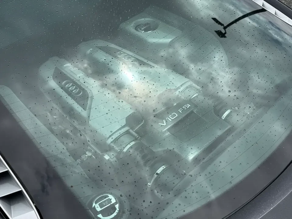 2010 Audi 42 R8 - Image 2 of 15