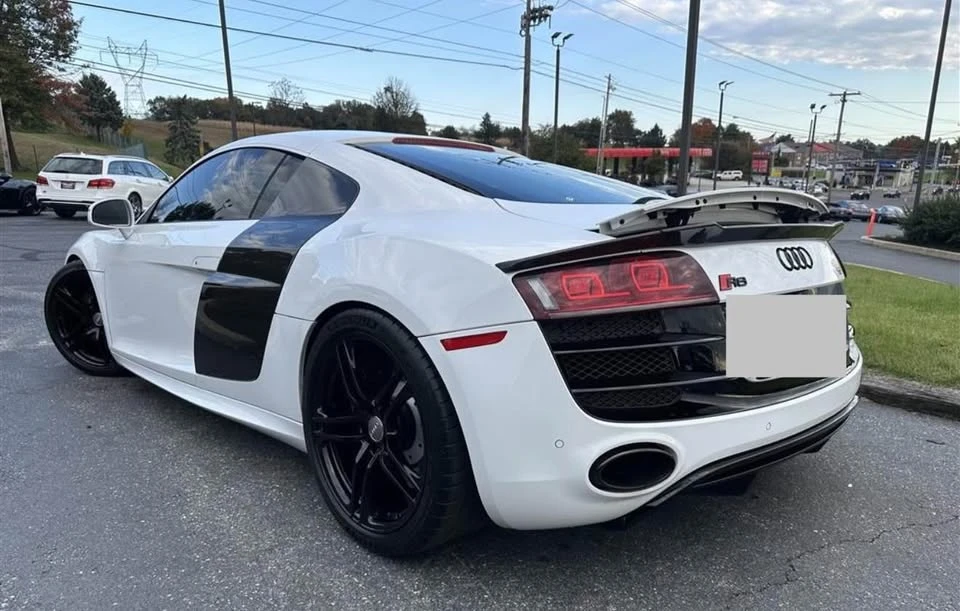 2010 Audi 42 R8 - Image 4 of 10