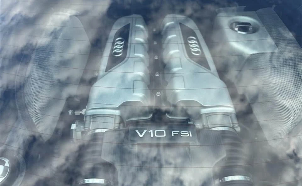 2010 Audi 42 R8 - Image 10 of 10