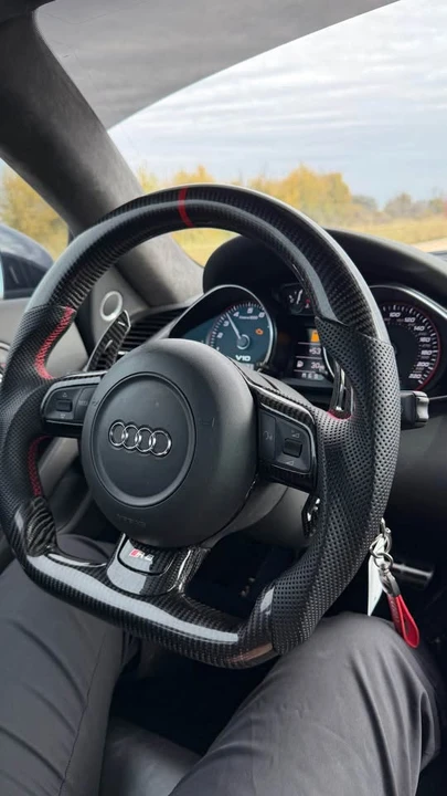 2010 Audi 42 R8 - Image 6 of 6
