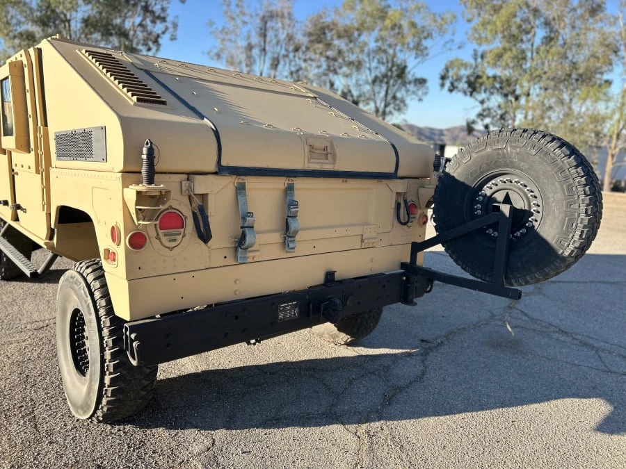 2010 AM General Hummer - Image 13 of 31