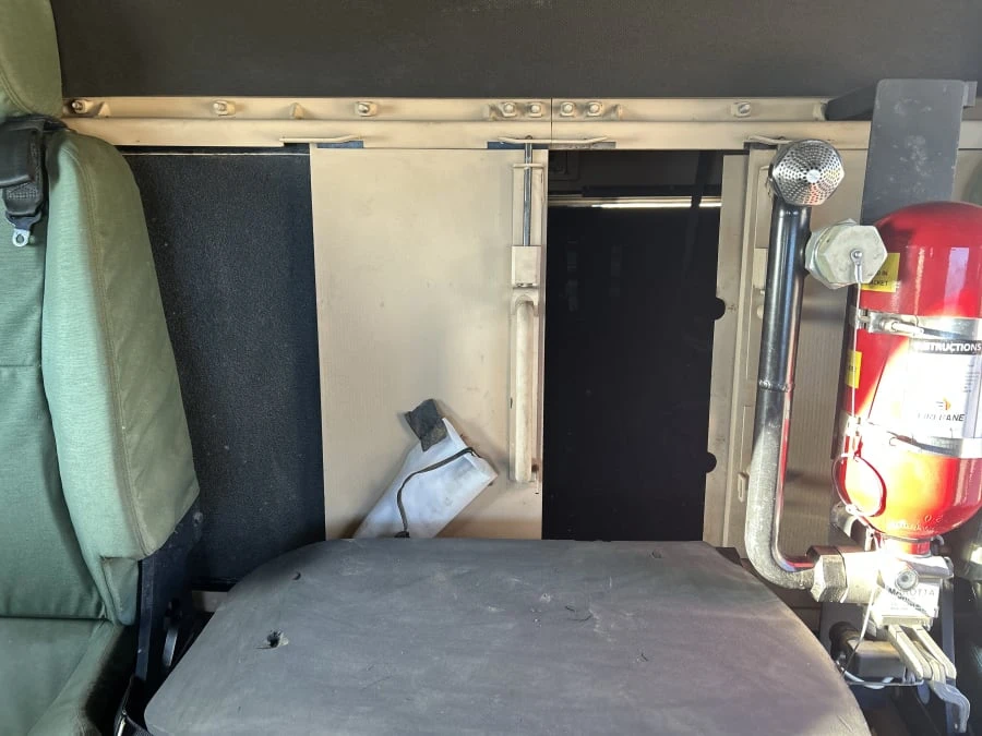 2010 AM General Hummer - Image 26 of 31