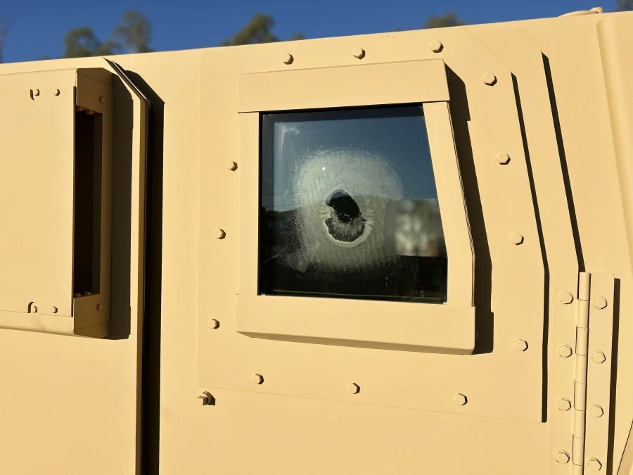 2010 AM General Hummer - Image 12 of 31