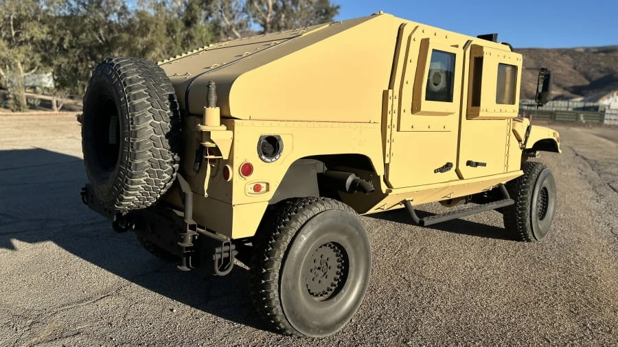 2010 AM General Hummer - Image 2 of 31