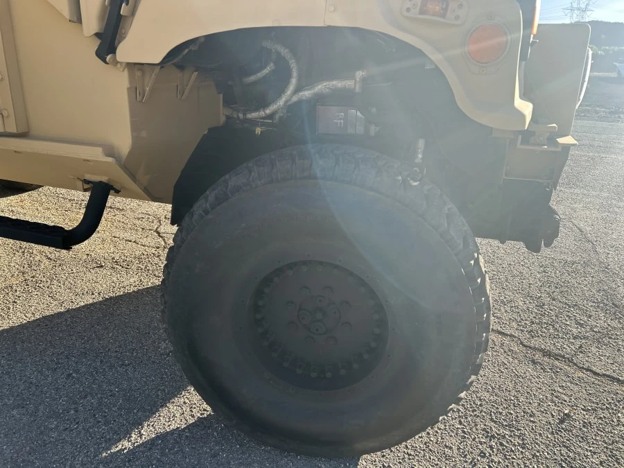 2010 AM General Hummer - Image 9 of 31