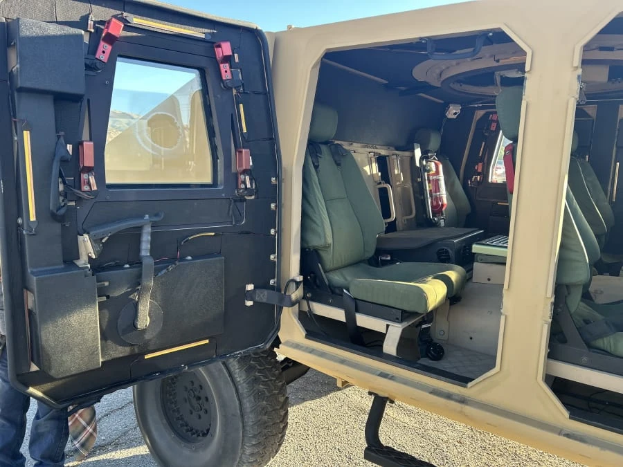 2010 AM General Hummer - Image 28 of 31