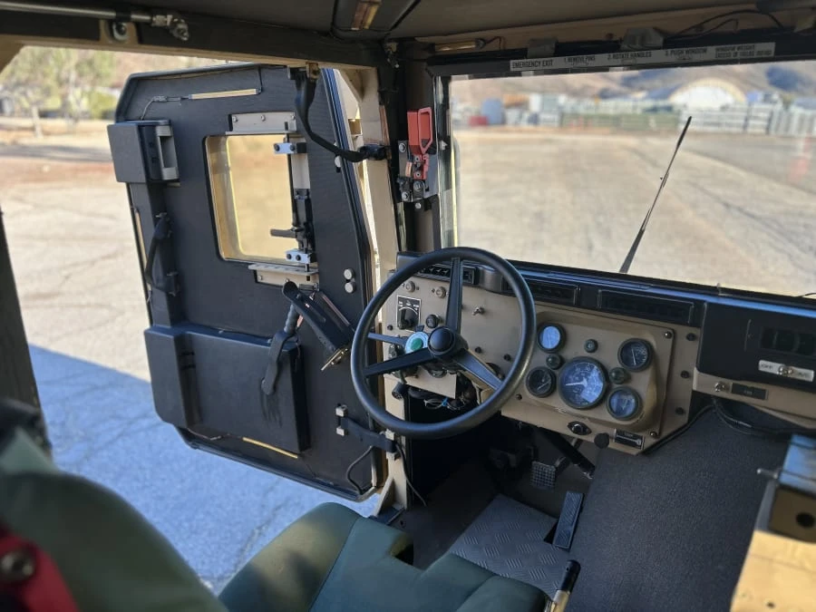 2010 AM General Hummer - Image 16 of 31