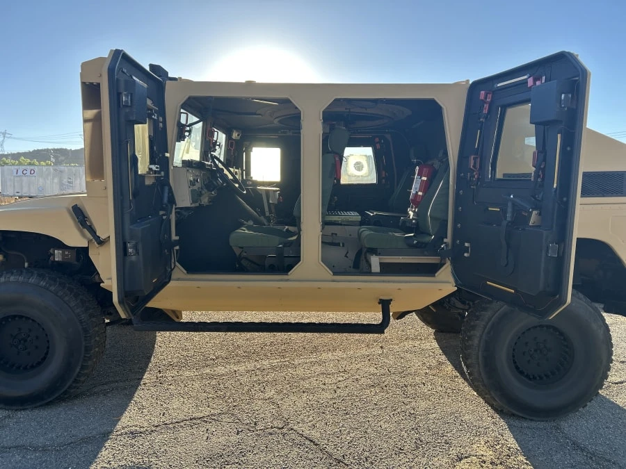 2010 AM General Hummer - Image 19 of 31