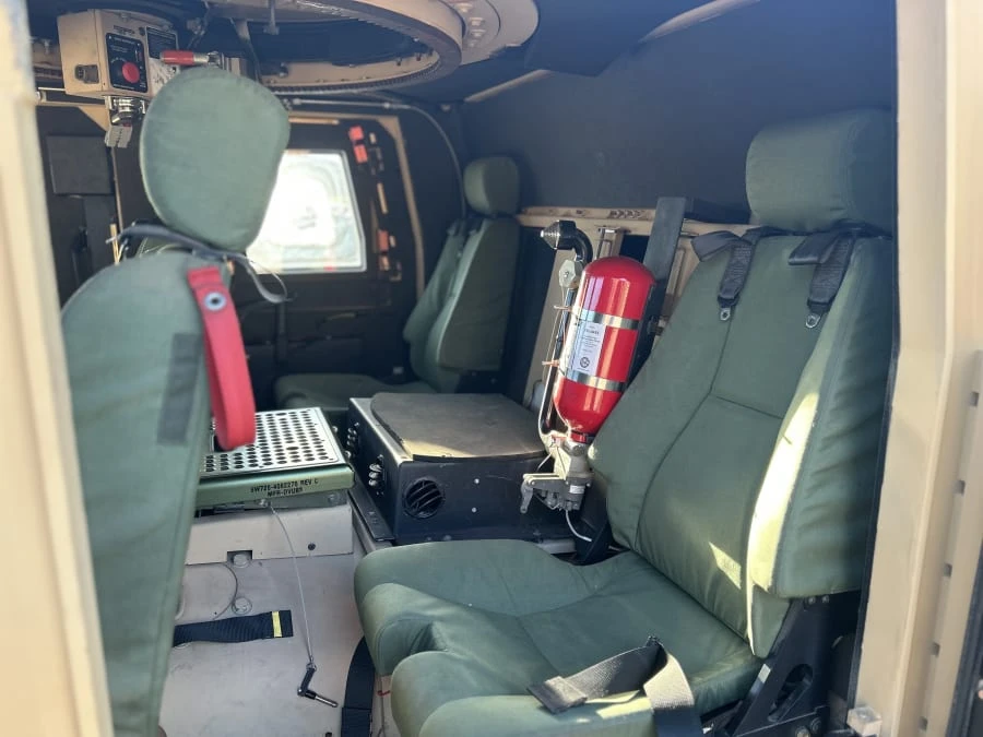 2010 AM General Hummer - Image 17 of 31
