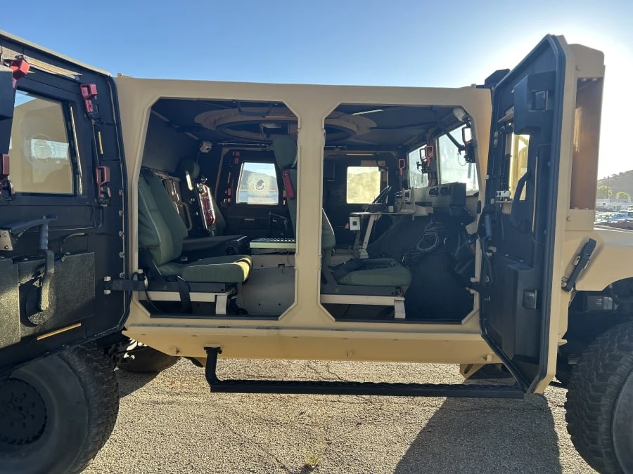 2010 AM General Hummer - Image 29 of 31
