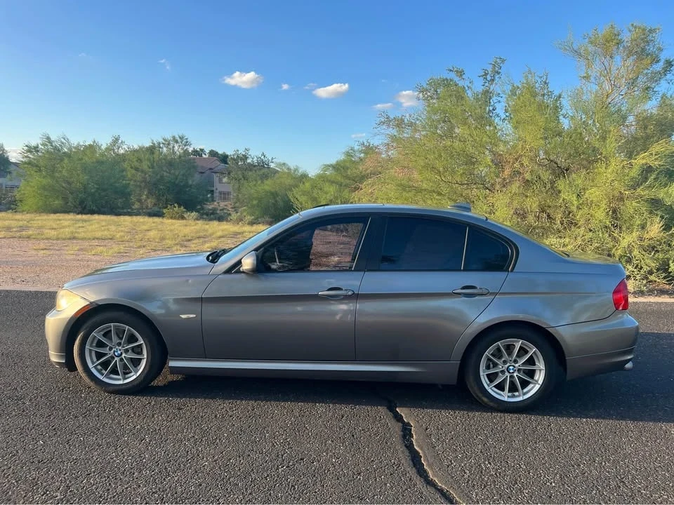 2010 BMW 3 Series - Image 17 of 20