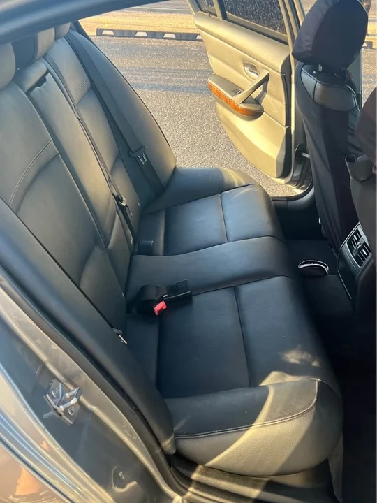 2010 BMW 3 Series - Image 13 of 20