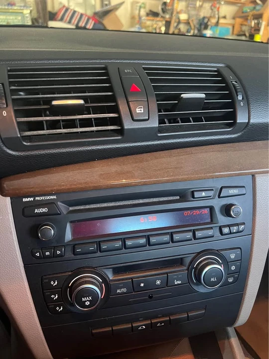 2010 BMW E81/E82/E88 1 Series - Image 6 of 7