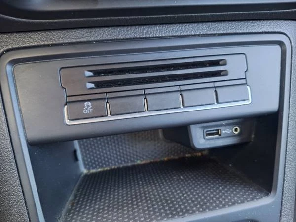 2010 BMW E81/E82/E88 1 Series - Image 8 of 14