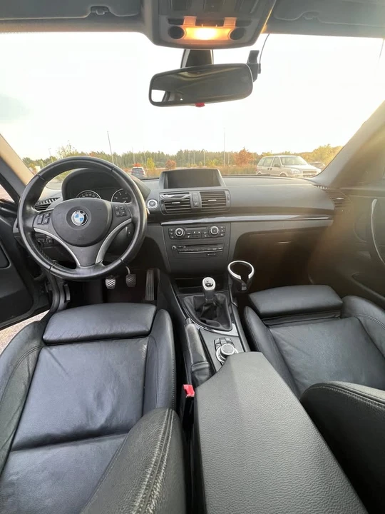 2010 BMW E81/E82/E88 1 Series - Image 8 of 10