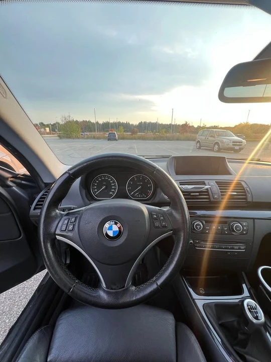 2010 BMW E81/E82/E88 1 Series - Image 9 of 10