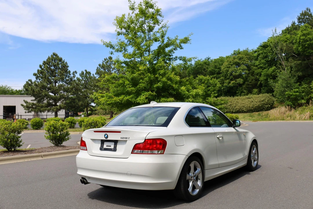 2010 BMW E81/E82/E88 1 Series - Image 13 of 31
