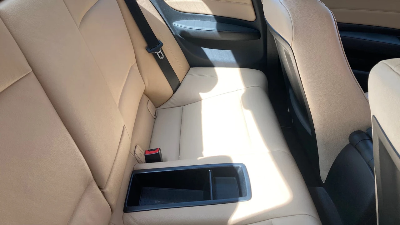 2010 BMW E81/E82/E88 1 Series - Image 6 of 11