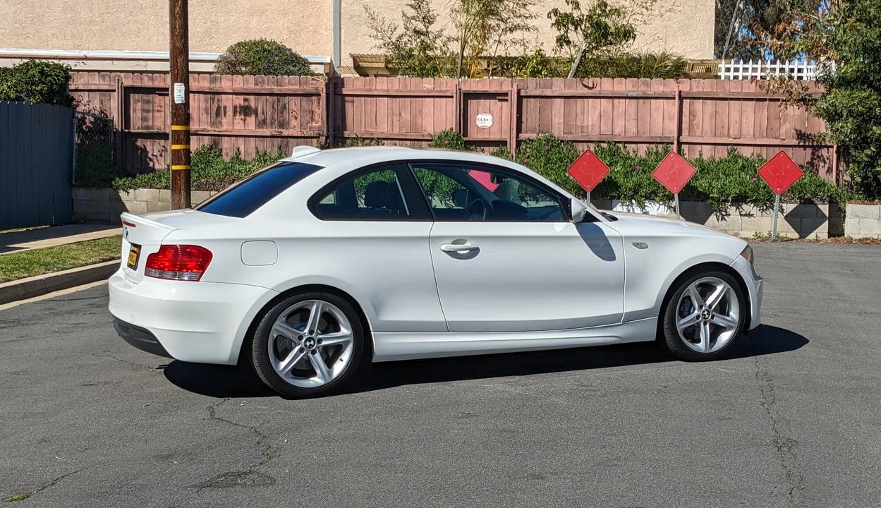 2010 BMW E82 135i & 135is - Image 18 of 23