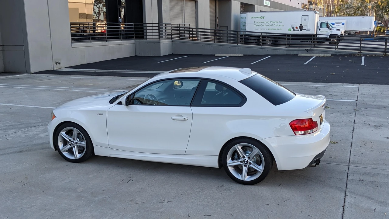 2010 BMW E82 135i & 135is - Image 10 of 23