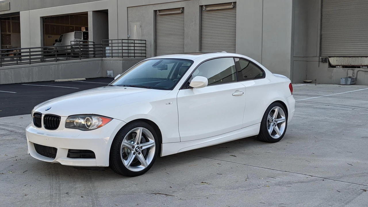 2010 BMW E82 135i & 135is - Image 7 of 23