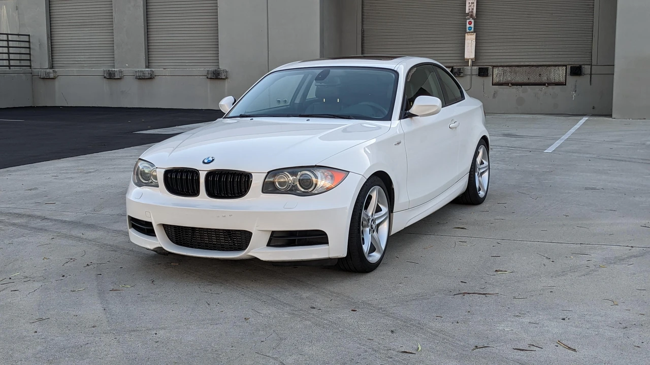 2010 BMW E82 135i & 135is - Image 6 of 23