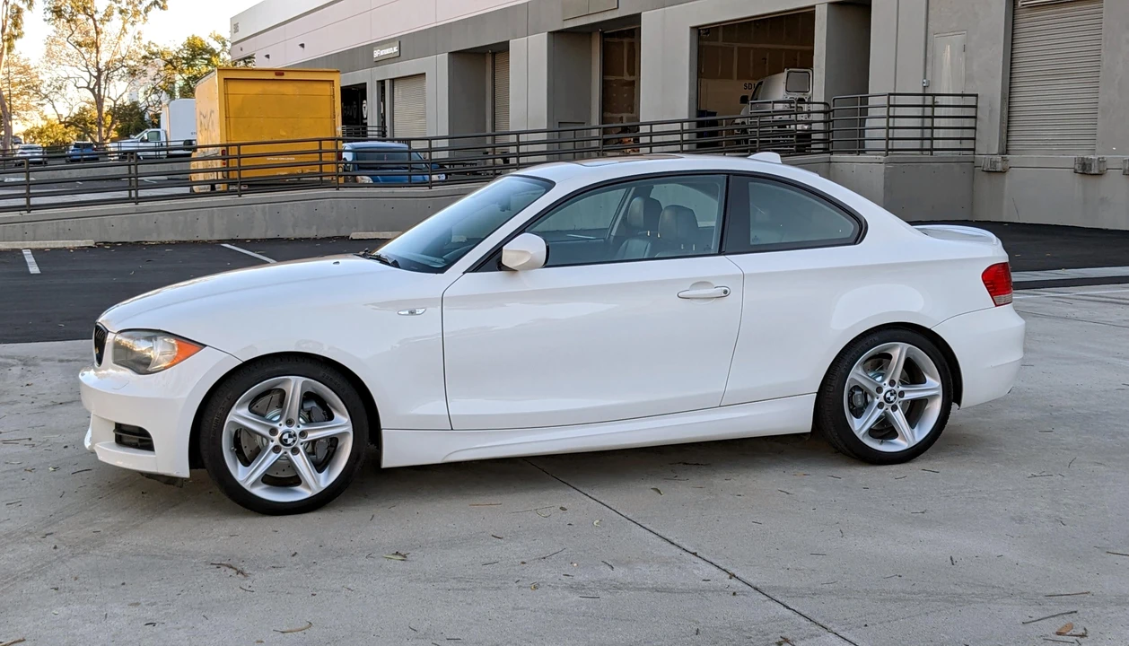 2010 BMW E82 135i & 135is - Image 8 of 23
