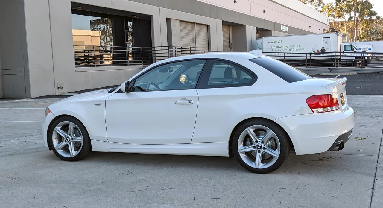 2010 BMW E82 135i & 135is - Image 9 of 23