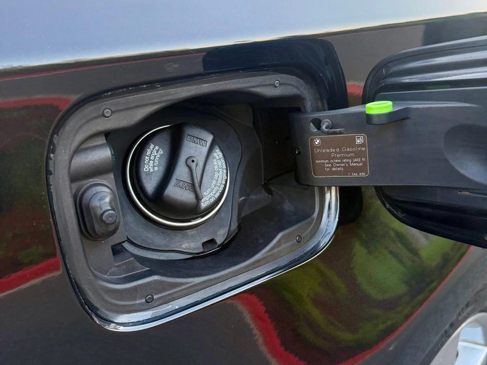 2010 BMW E82 135i & 135is - Image 25 of 31